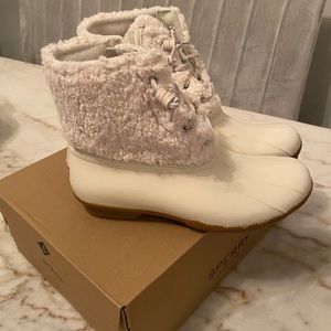 Gently used Sperry Saltwater Boot